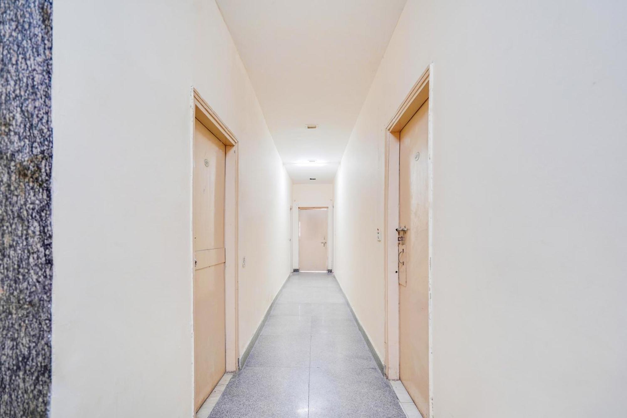 Hotel O Noida Stay ภายนอก รูปภาพ
